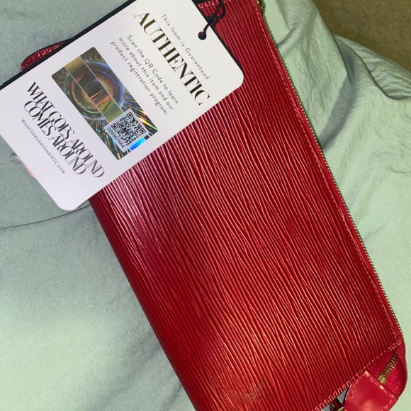 Saint Laurent Red Textured Patent Monogram Large Belle De  Louis Vuitton red textured leather clutch